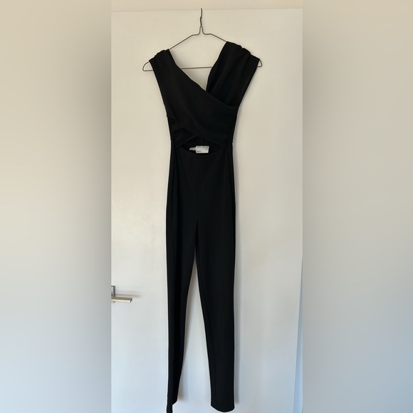 SOLD ✅ Black ASOS Design Jumpsuit - Picture 5 of 5